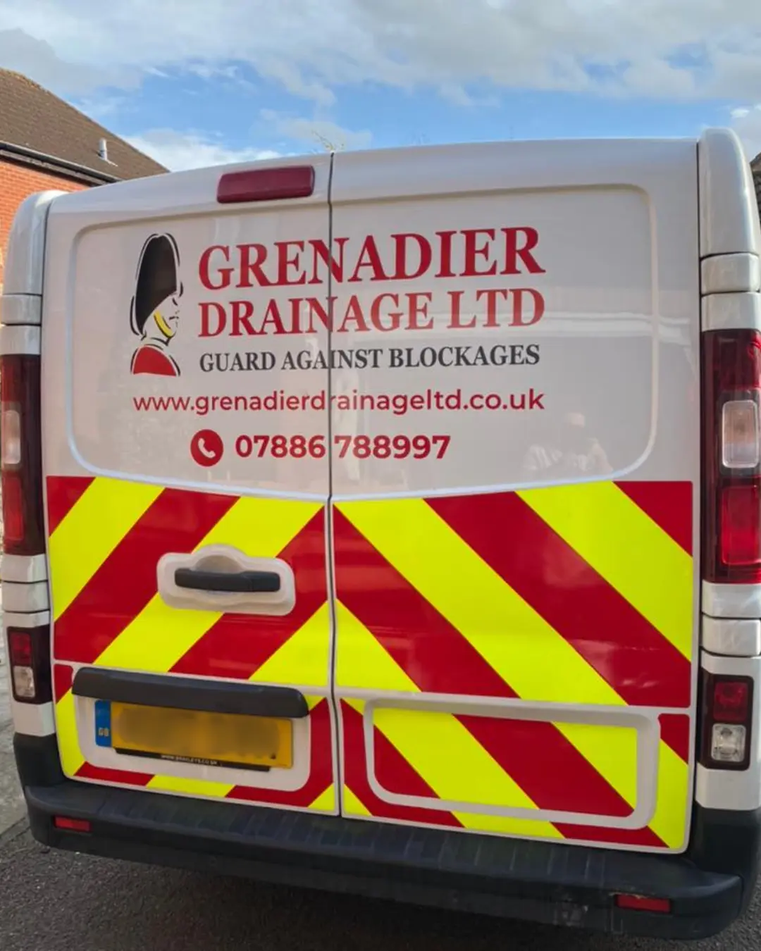 24 7 drainage london grenadier van